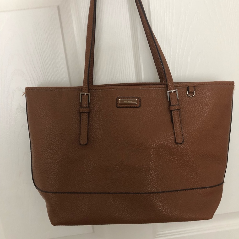 🚨EVERYTHING BOGO🚨Nine West Tote